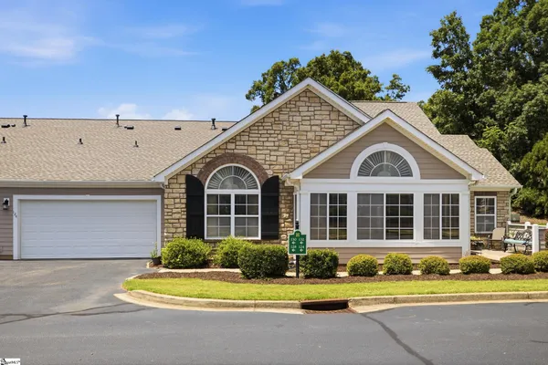 $299,900 | 124 Ravines Lane, Spartanburg, SC 29301