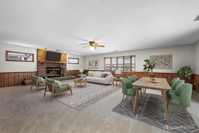 $339,900 | 504 Princeton Drive, North Aurora, IL 60542