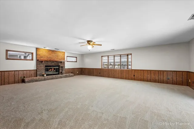 $339,900 | 504 Princeton Drive, North Aurora, IL 60542