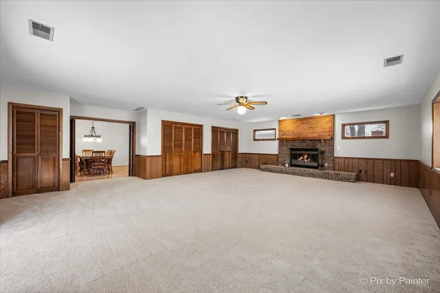 $339,900 | 504 Princeton Drive, North Aurora, IL 60542