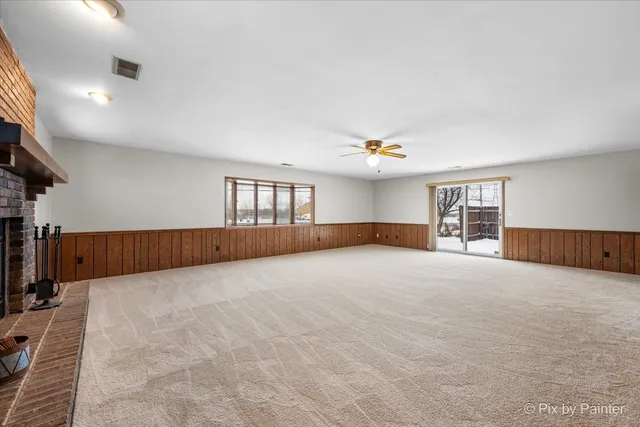 $339,900 | 504 Princeton Drive, North Aurora, IL 60542