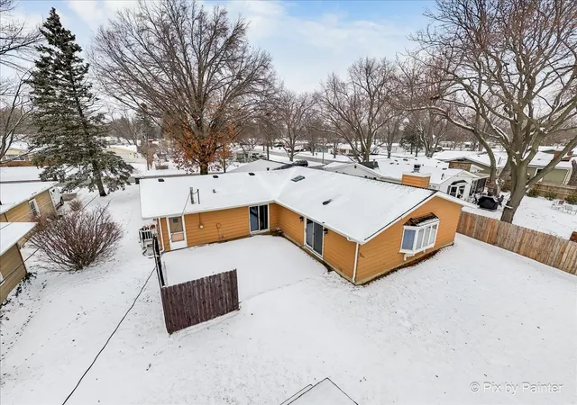 $339,900 | 504 Princeton Drive, North Aurora, IL 60542
