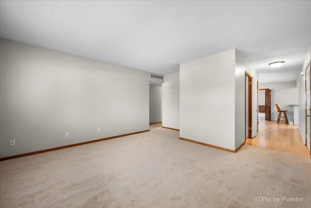 $339,900 | 504 Princeton Drive, North Aurora, IL 60542