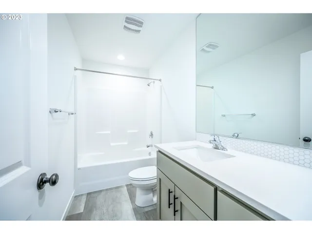 $702,300 | 11682 Southeast Majestic Fls Avenue, Unit LT 736, Happy Valley, OR 97086