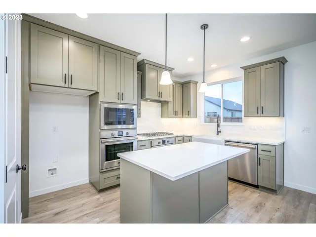 $702,300 | 11682 Southeast Majestic Fls Avenue, Unit LT 736, Happy Valley, OR 97086