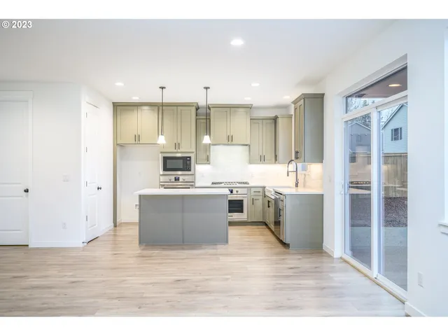 $702,300 | 11682 Southeast Majestic Fls Avenue, Unit LT 736, Happy Valley, OR 97086