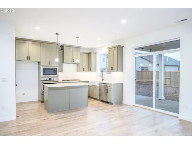 $702,300 | 11682 Southeast Majestic Fls Avenue, Unit LT 736, Happy Valley, OR 97086