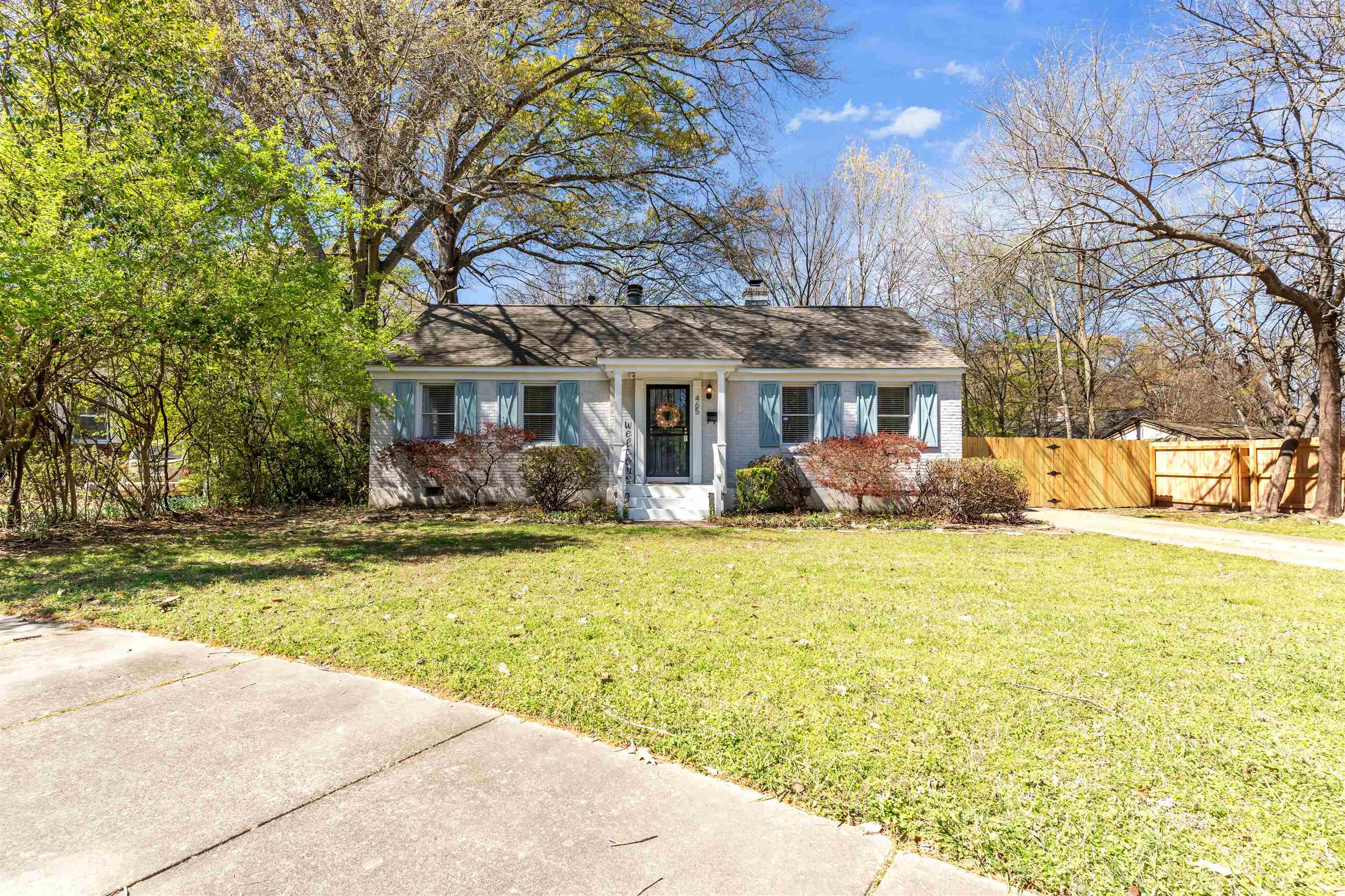 465 Gerald Road Memphis, TN 38122 - Photo 2 of 27