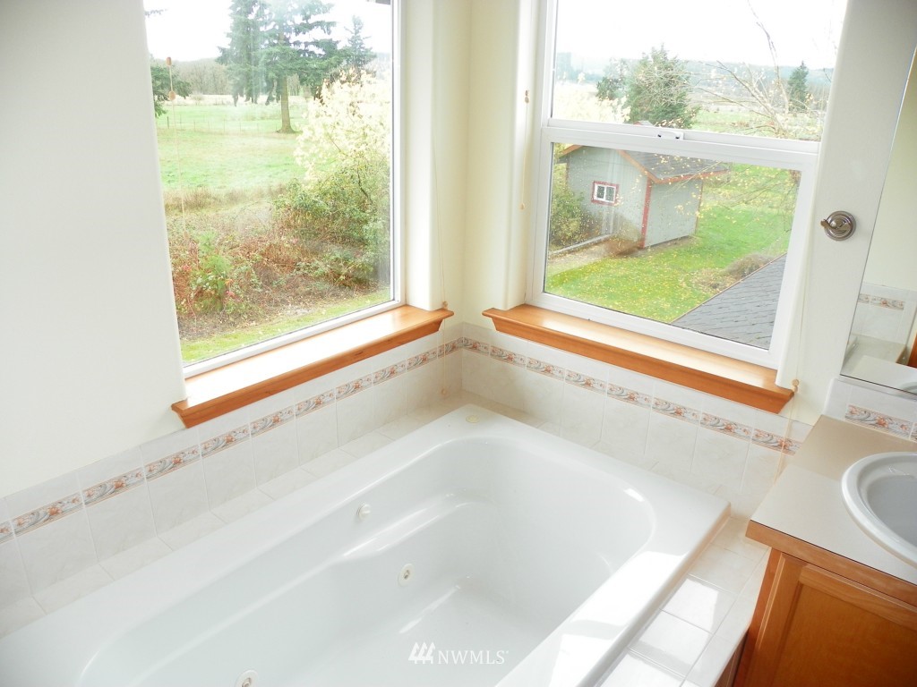 17008 Sheldon Lane Southwest Rochester, WA 98579 - Photo 14 of 25