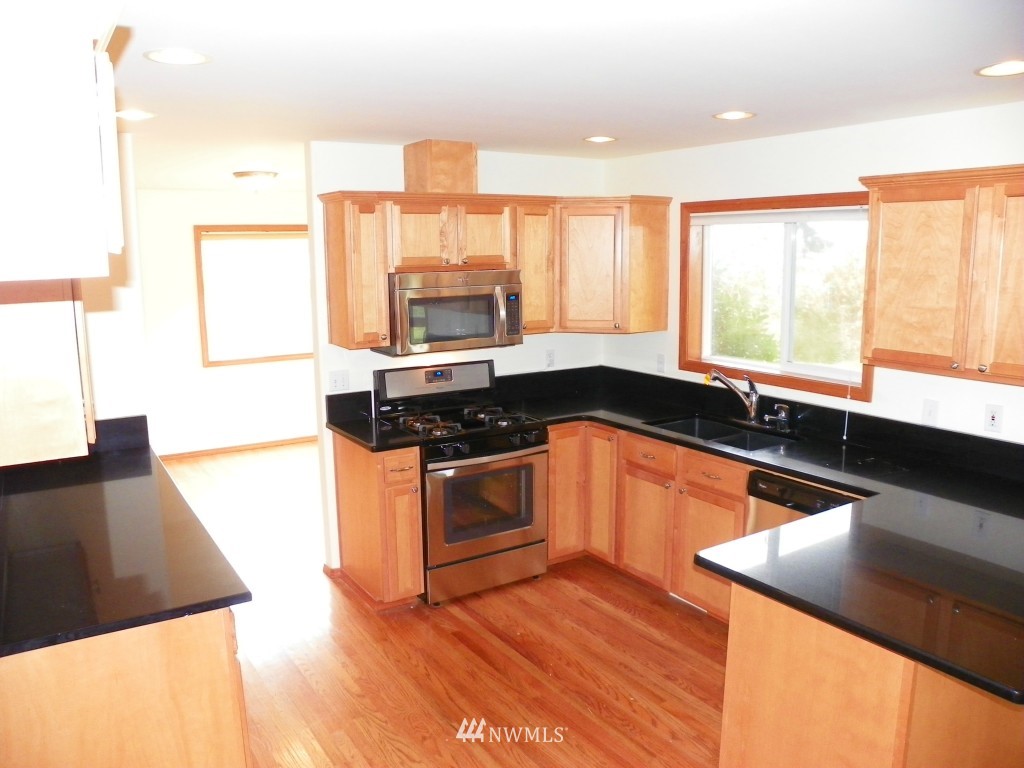 17008 Sheldon Lane Southwest Rochester, WA 98579 - Photo 3 of 25