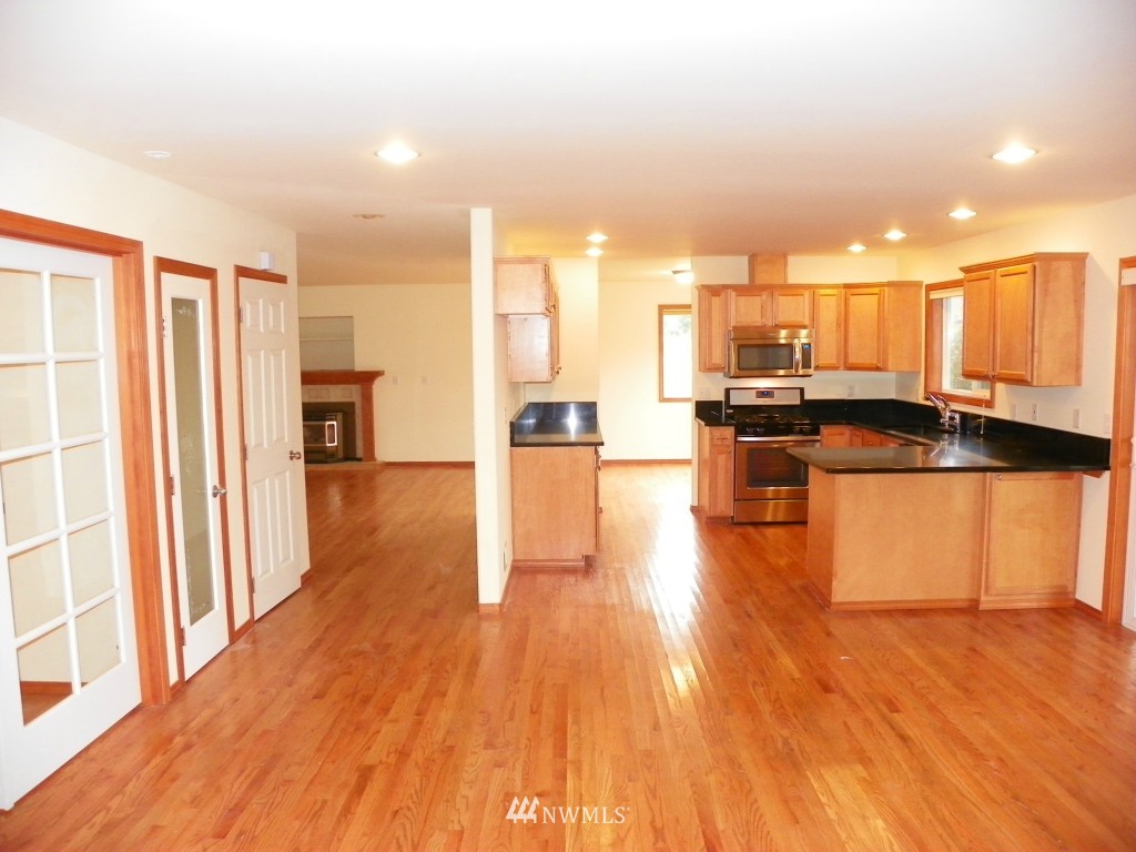 17008 Sheldon Lane Southwest Rochester, WA 98579 - Photo 6 of 25