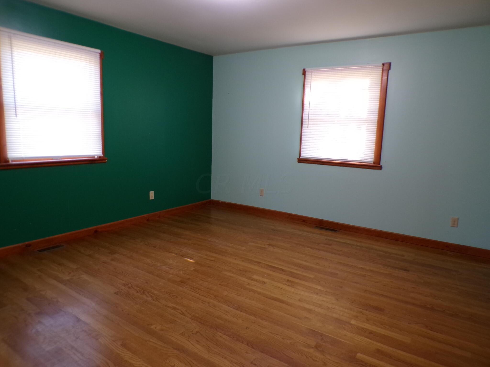 2990 Clime Road Columbus, OH 43204 - Photo 13 of 37 Dining area