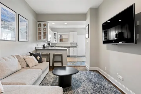 $499,000 | 4415 North Racine Avenue, Unit 2S, Chicago, IL 60640