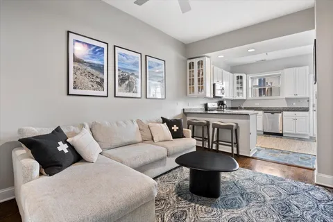 $499,000 | 4415 North Racine Avenue, Unit 2S, Chicago, IL 60640