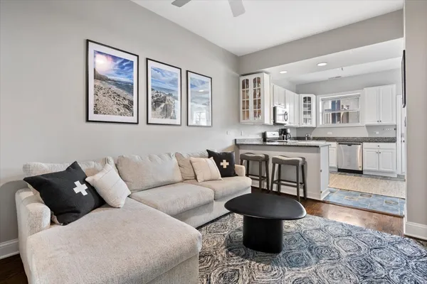 $499,000 | 4415 North Racine Avenue, Unit 2S, Chicago, IL 60640