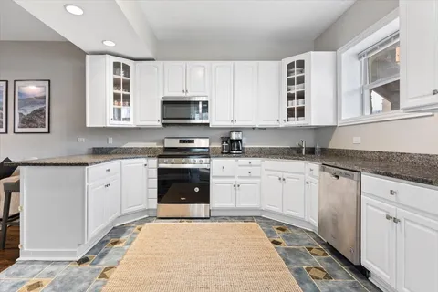 $499,000 | 4415 North Racine Avenue, Unit 2S, Chicago, IL 60640
