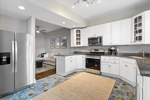 $499,000 | 4415 North Racine Avenue, Unit 2S, Chicago, IL 60640