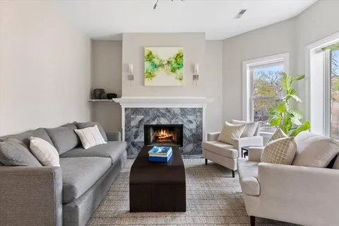 $499,000 | 4415 North Racine Avenue, Unit 2S, Chicago, IL 60640