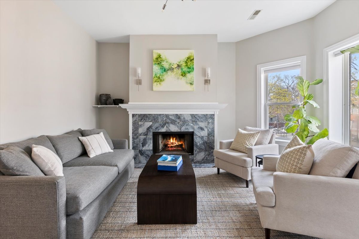 4415 North Racine Avenue, Unit 2S Chicago, IL 60640 - Photo 4 of 22