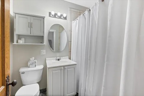 $499,000 | 4415 North Racine Avenue, Unit 2S, Chicago, IL 60640