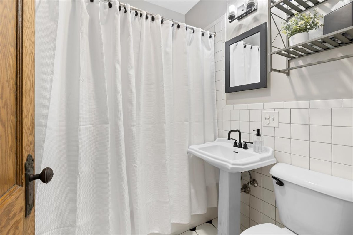 4415 North Racine Avenue, Unit 2S Chicago, IL 60640 - Photo 10 of 22