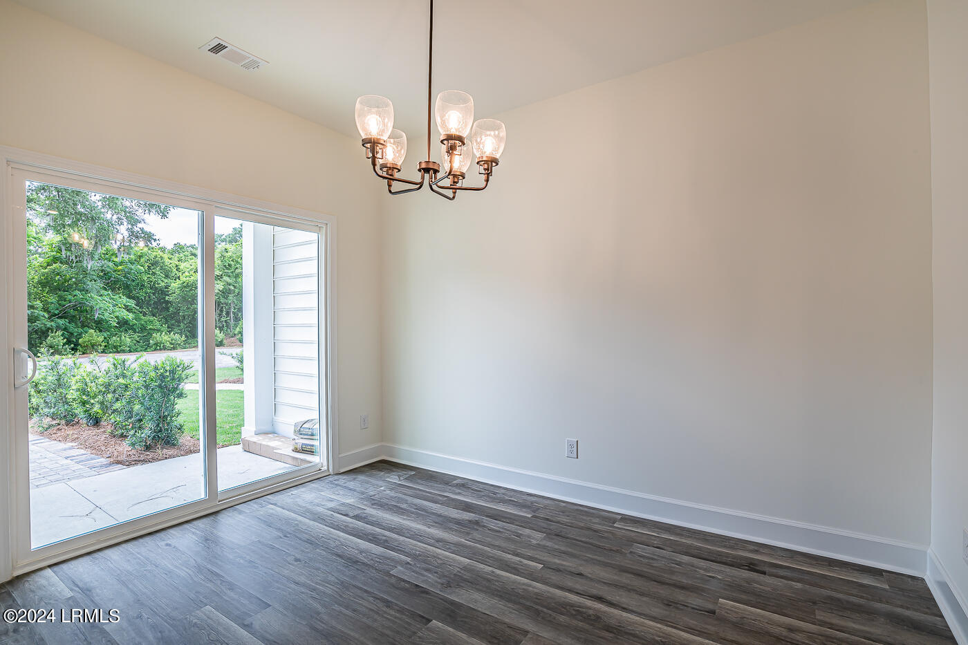 252 Weathersbee Street Ridgeland, SC 29936 - Photo 11 of 36 11 Dining