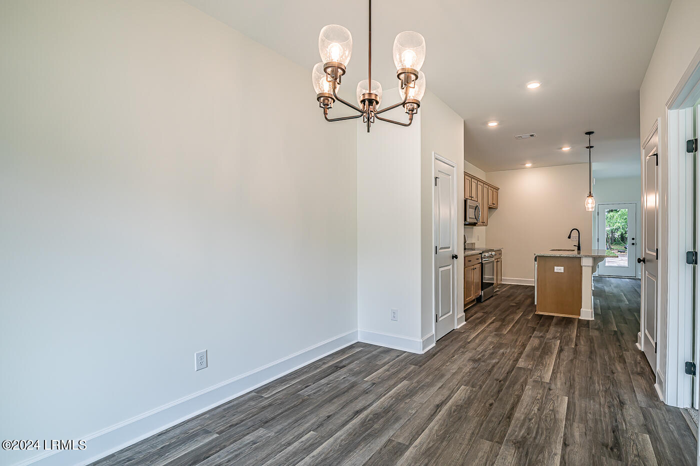 252 Weathersbee Street Ridgeland, SC 29936 - Photo 12 of 36 12 Dining