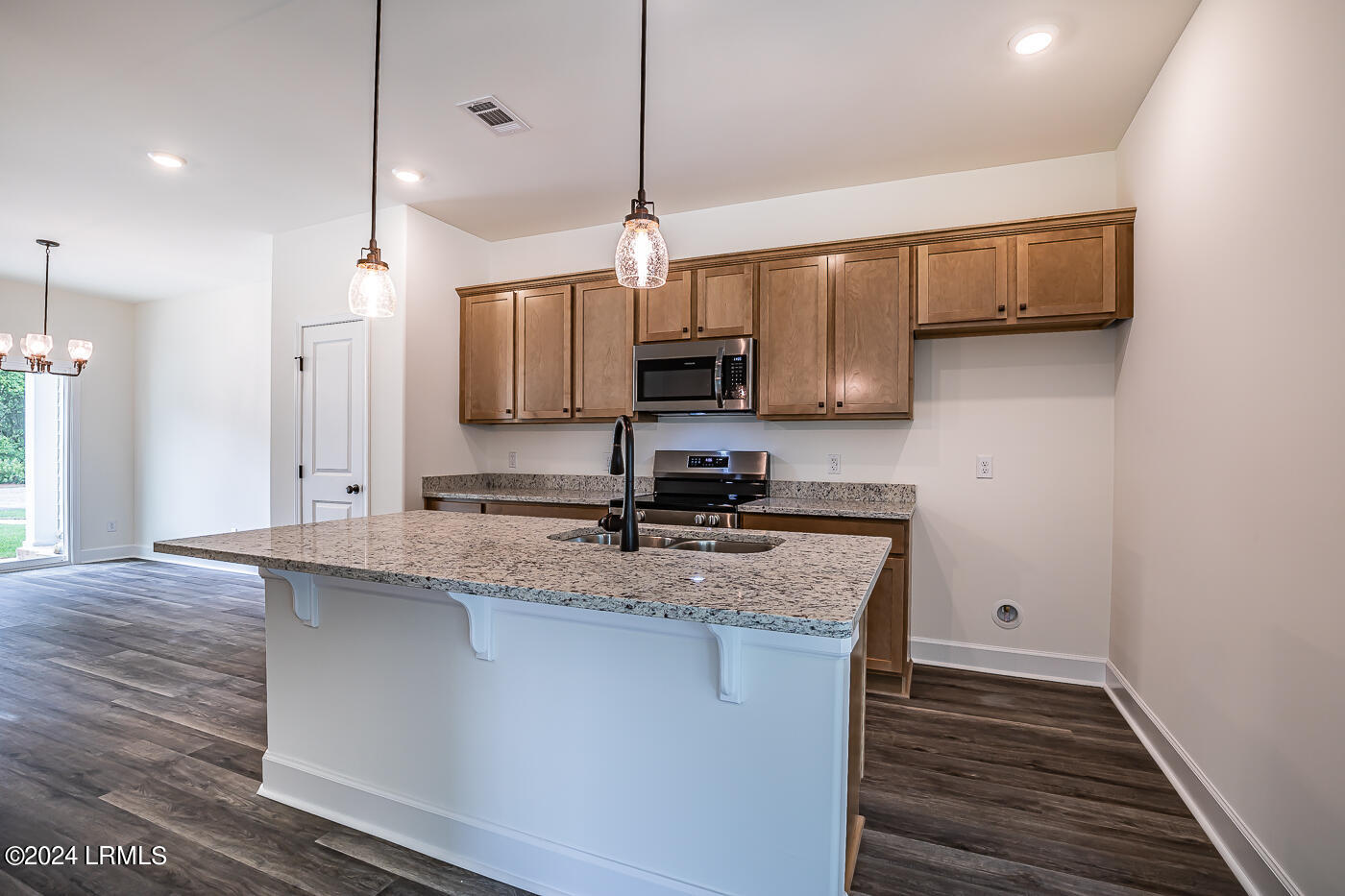 252 Weathersbee Street Ridgeland, SC 29936 - Photo 7 of 36 7 Kitchen