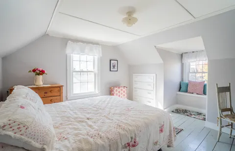 $350,000 | 1 1/2 Bartlett Street, Allenstown, NH 03275