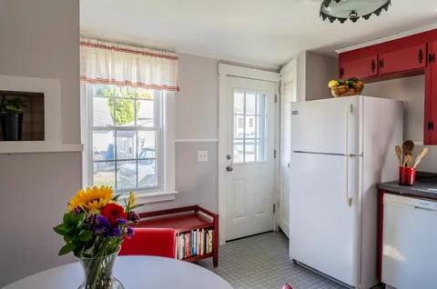 $350,000 | 1 1/2 Bartlett Street, Allenstown, NH 03275