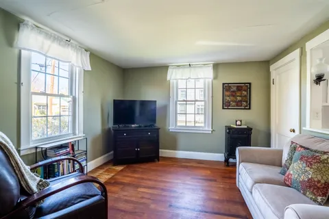 $350,000 | 1 1/2 Bartlett Street, Allenstown, NH 03275