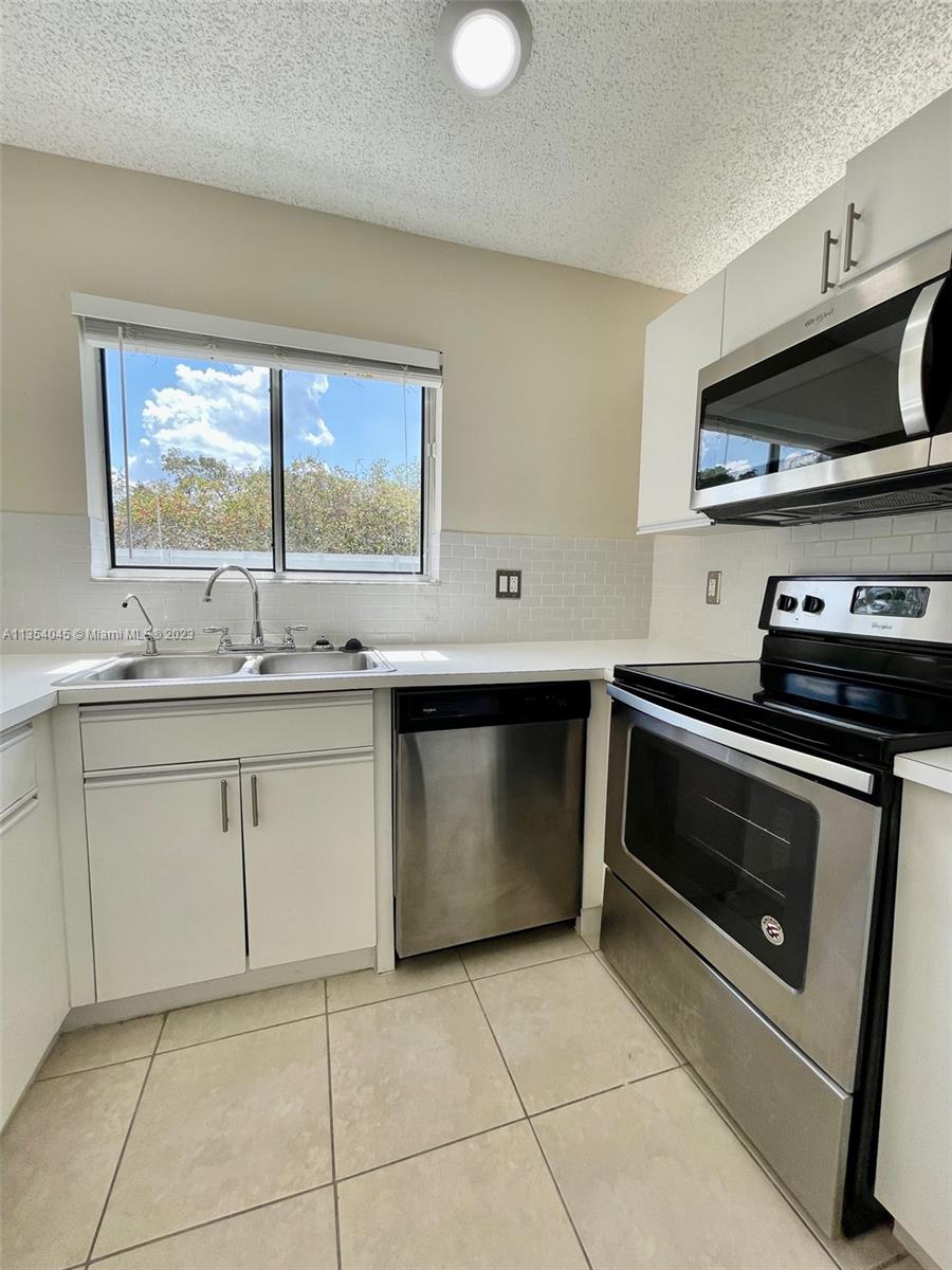 13772 Southwest 145th Terrace, Unit 13772 Miami, FL 33186 - Photo 11 of 28