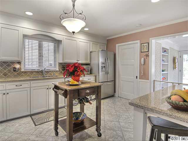 4911 Gaynor Road Charlotte, NC 28211 - Photo 4 of 16 Gallery Image 4