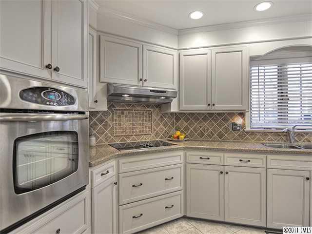 4911 Gaynor Road Charlotte, NC 28211 - Photo 5 of 16 Gallery Image 5