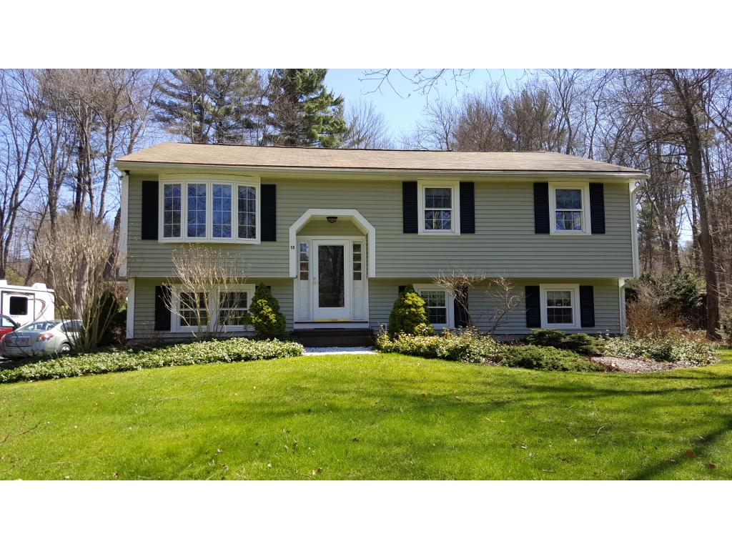 15 Griffin Road Londonderry, NH 03053 - Photo 1 of 18