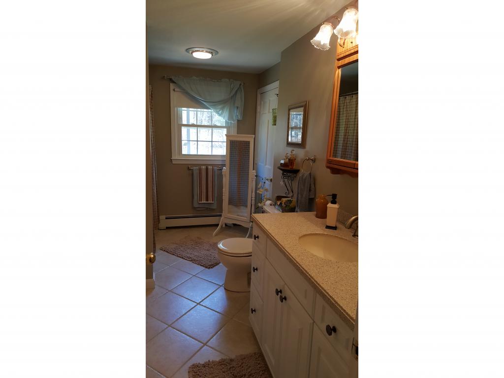 15 Griffin Road Londonderry, NH 03053 - Photo 13 of 18