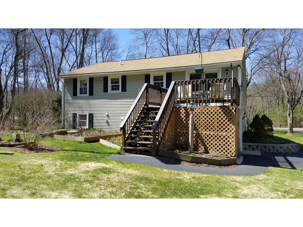 15 Griffin Road Londonderry, NH 03053 - Photo 3 of 18