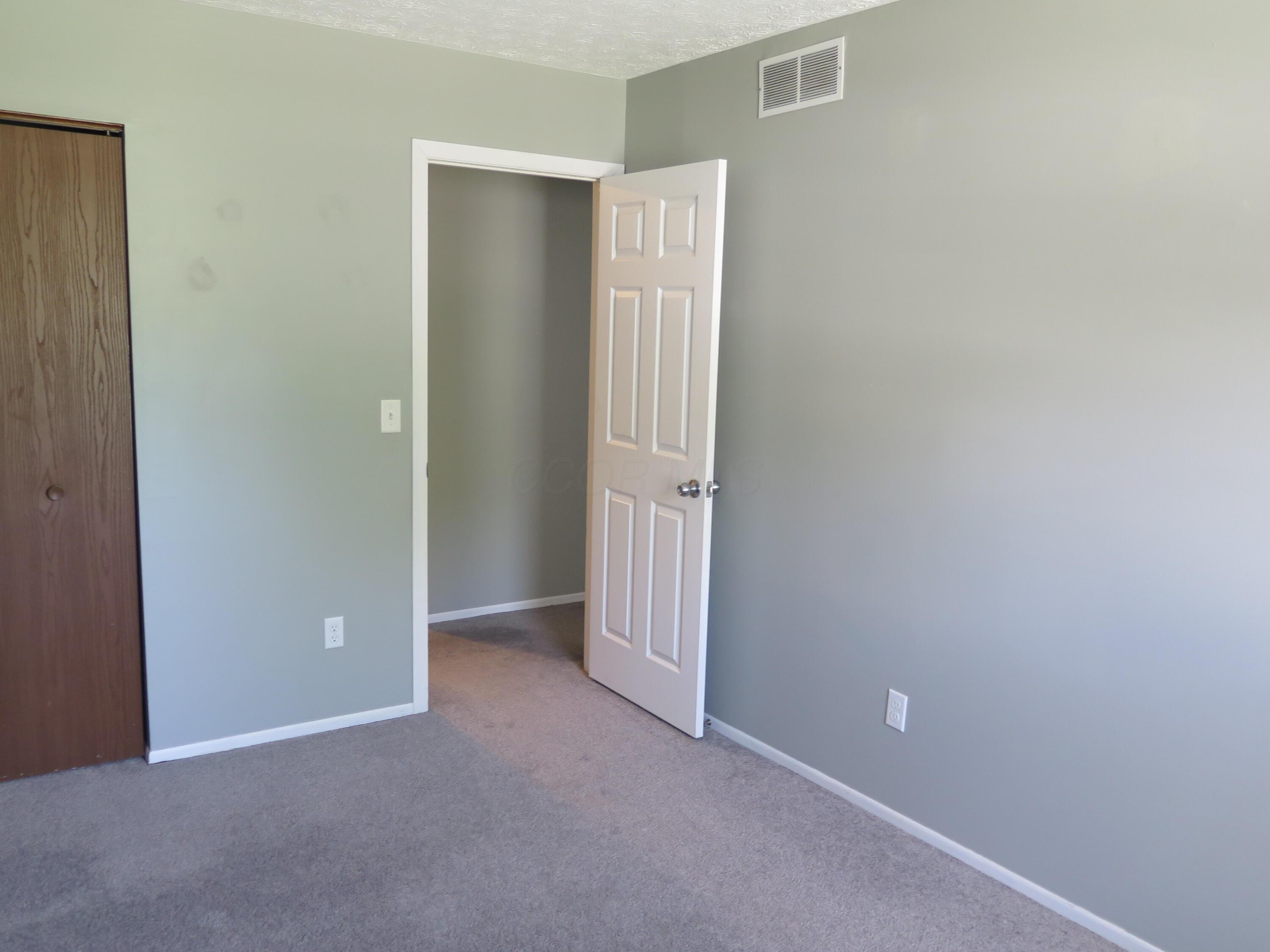 1921 Lost Valley Road Powell, OH 43065 - Photo 25 of 28 Bedroom 3 with newer carpet