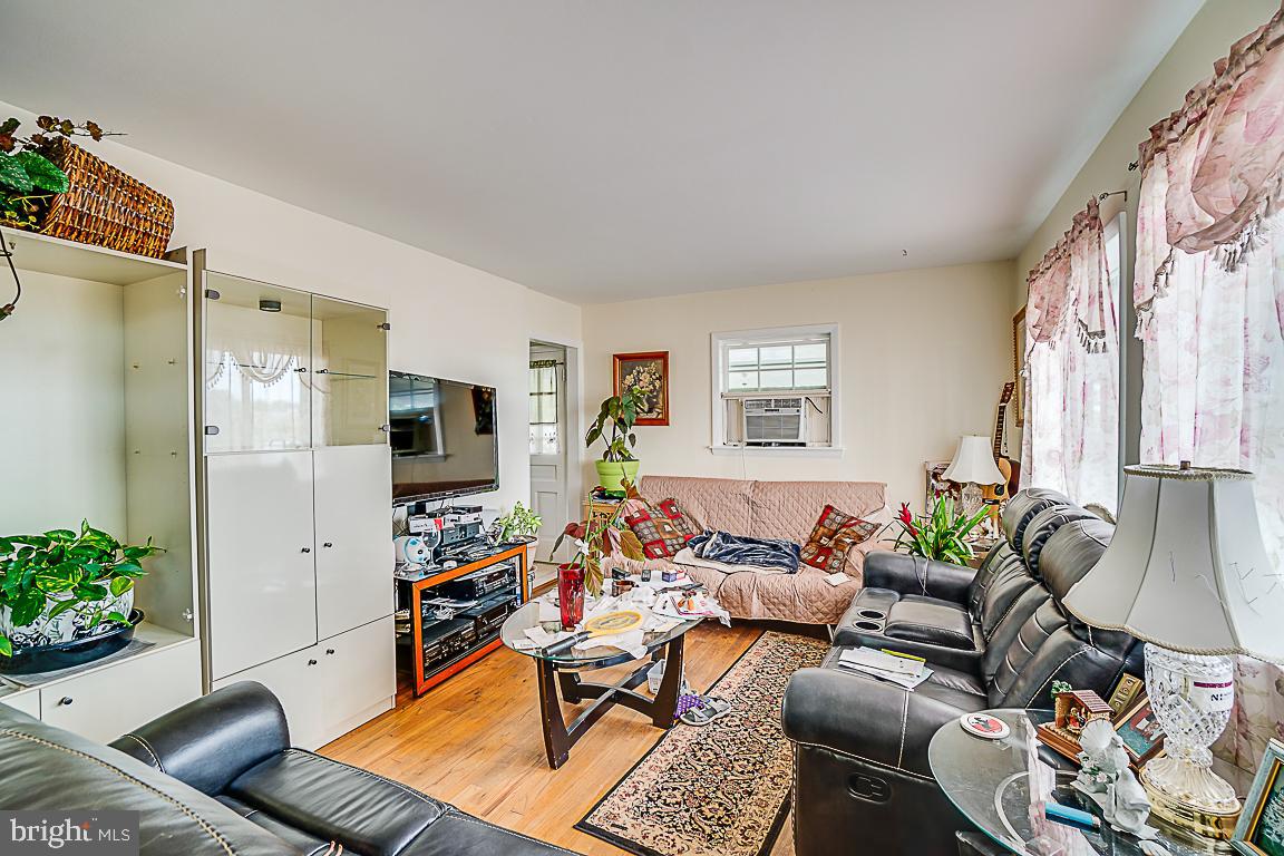 11716 Aden Road Nokesville, VA 20181 - Photo 2 of 16