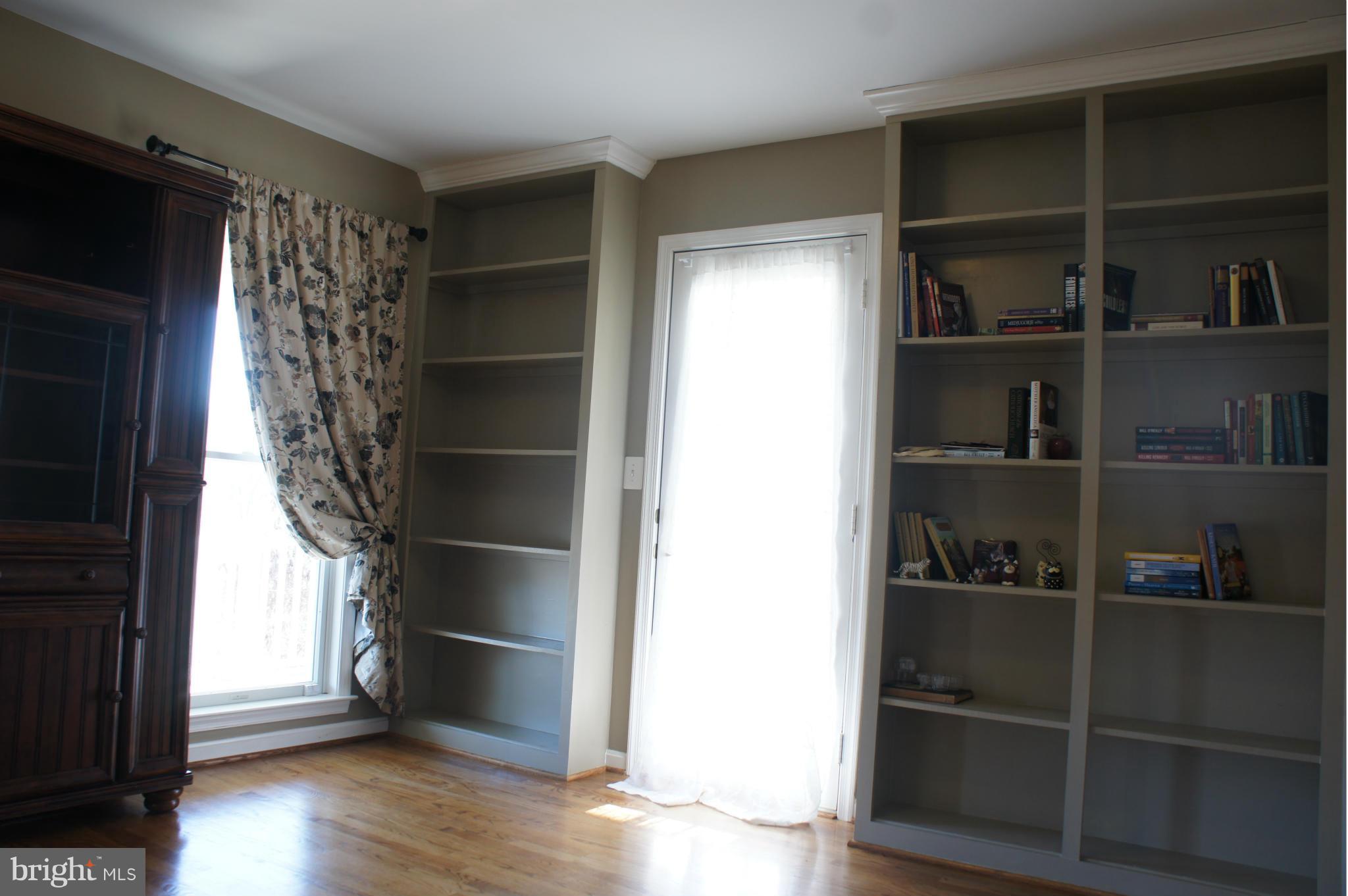 3416 Thomas Bridge Road Street, MD 21154 - Photo 8 of 30 Library with built-in shelves