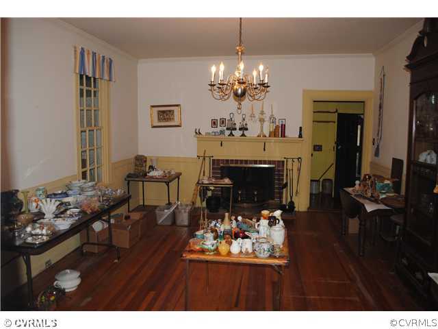33115 Mt Gideon Road Hanover, VA 23069 - Photo 4 of 16 Dining Room - Dining Room with Heart Pine Floors,