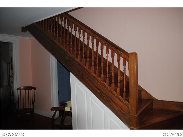 33115 Mt Gideon Road Hanover, VA 23069 - Photo 6 of 16 Interior Space/Layout - View of doglegged Closed S