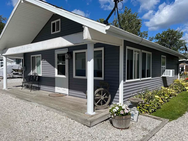 $309,900 | 20 EMS B40E Lane, Leesburg, IN 46538