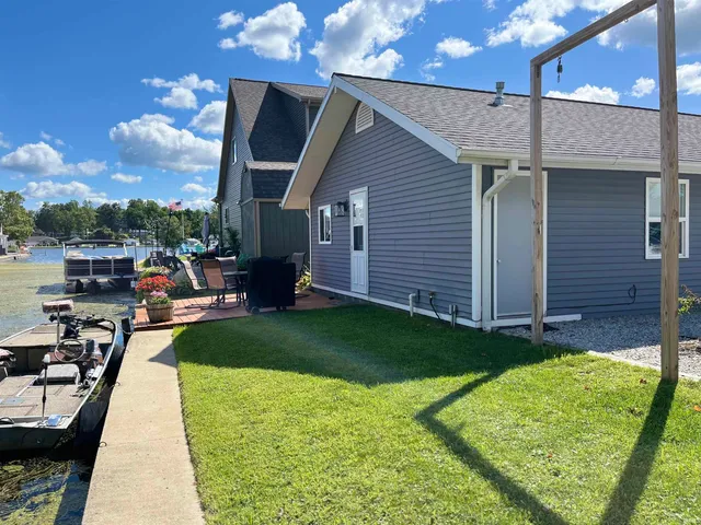 $309,900 | 20 EMS B40E Lane, Leesburg, IN 46538