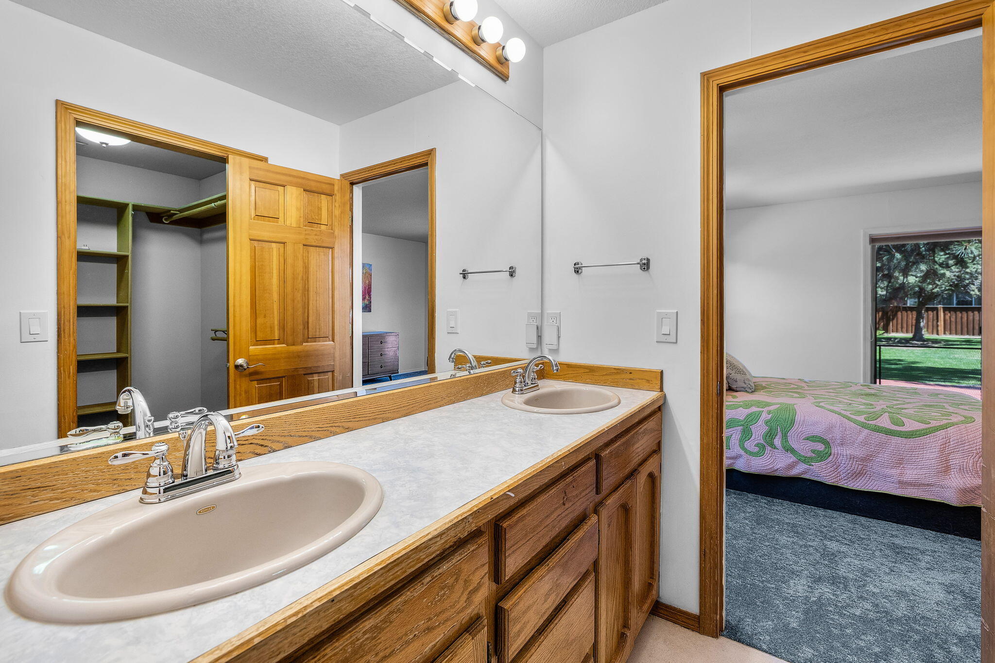 21005 Southeast King Hezekiah Way Bend, OR 97702 - Photo 17 of 50 2025_06_17_21005_se_king_hezekiah_way-29