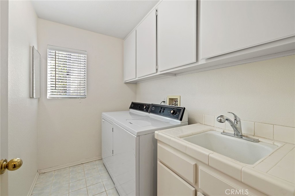 28974 Clear Spring Lane Highland, CA 92346 - Photo 31 of 65 Inside laundry room