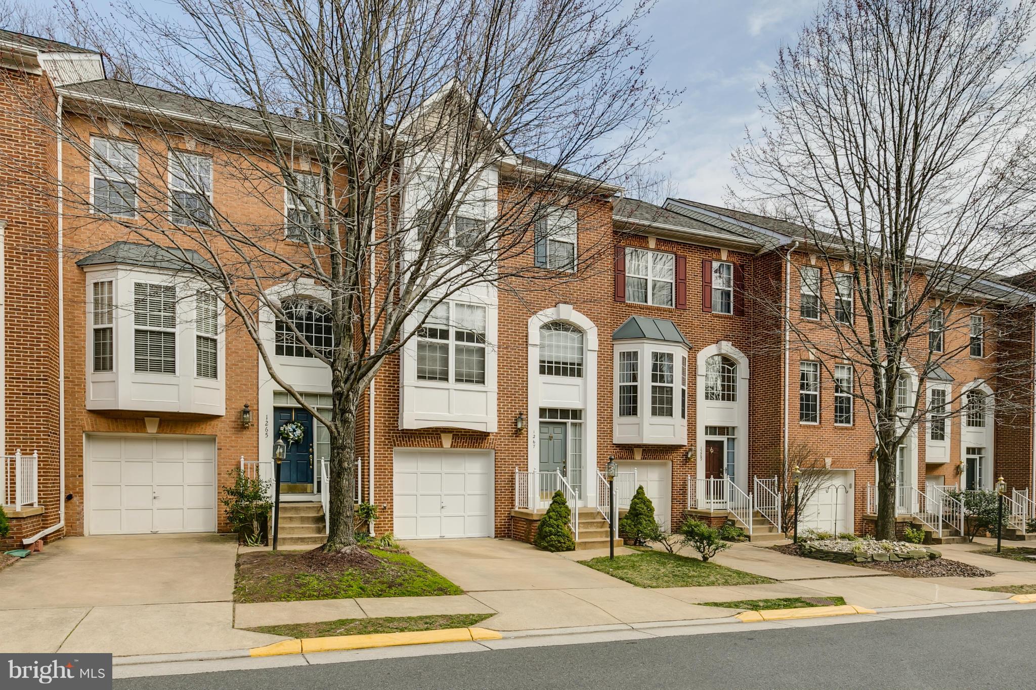 1267 Wild Hawthorn Way Reston, VA 20194 - Photo 2 of 26 Community