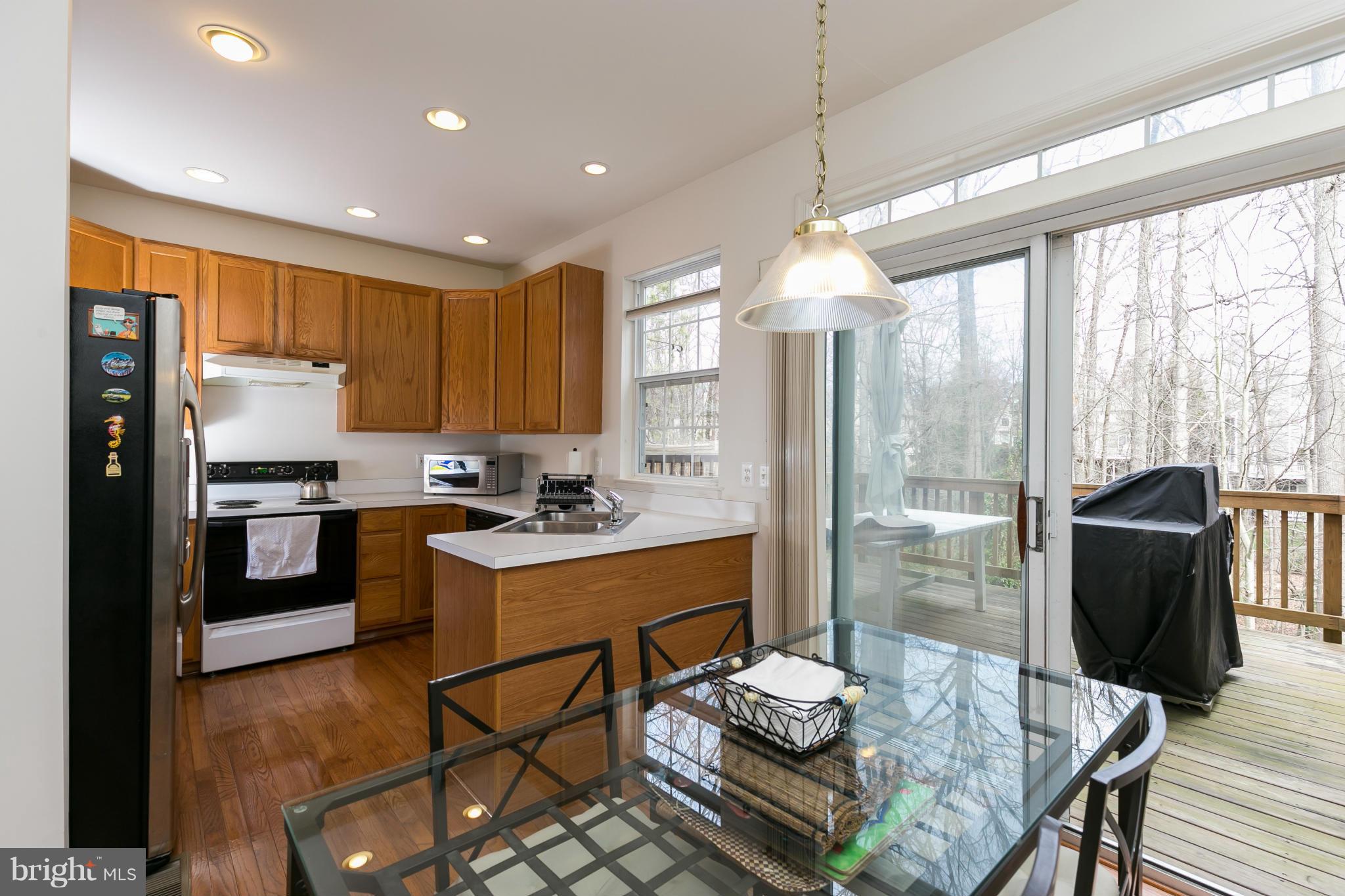 1267 Wild Hawthorn Way Reston, VA 20194 - Photo 11 of 26 Kitchen