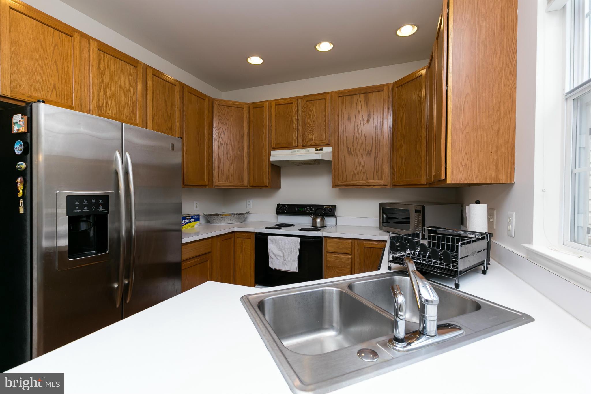 1267 Wild Hawthorn Way Reston, VA 20194 - Photo 13 of 26 Kitchen