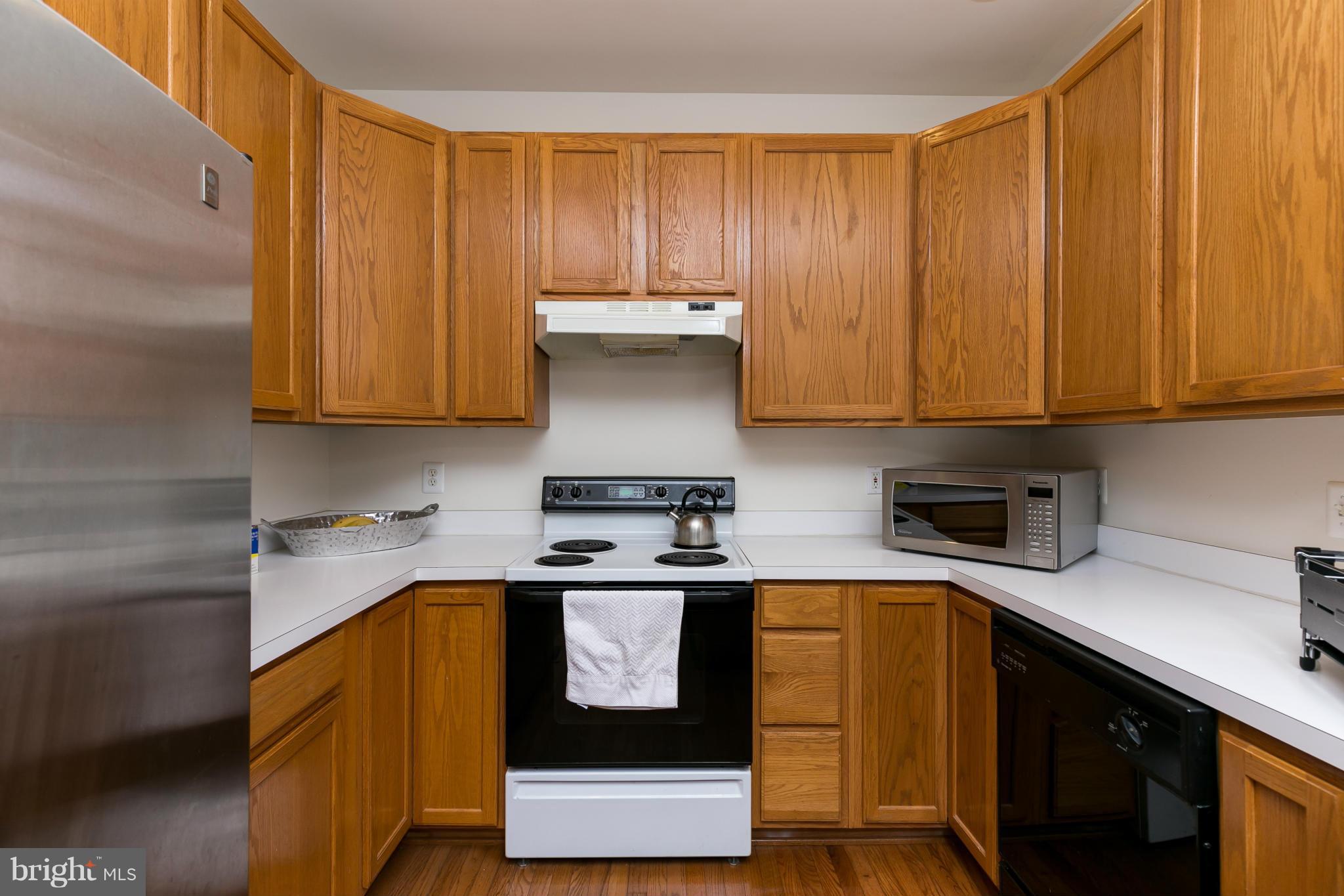 1267 Wild Hawthorn Way Reston, VA 20194 - Photo 14 of 26 Kitchen